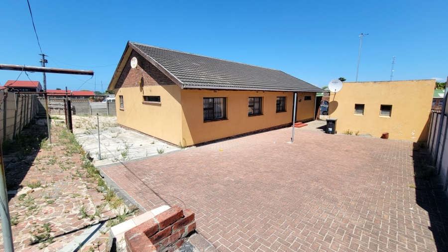 3 Bedroom Property for Sale in Mandalay Western Cape